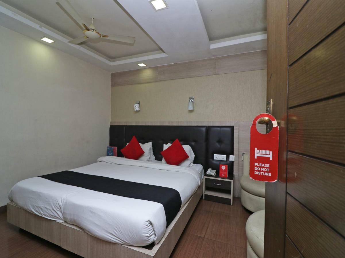 แฟ็บโฮเต็ล เอมเมอรัลด์ Hotel โกลกาตา ภายนอก รูปภาพ