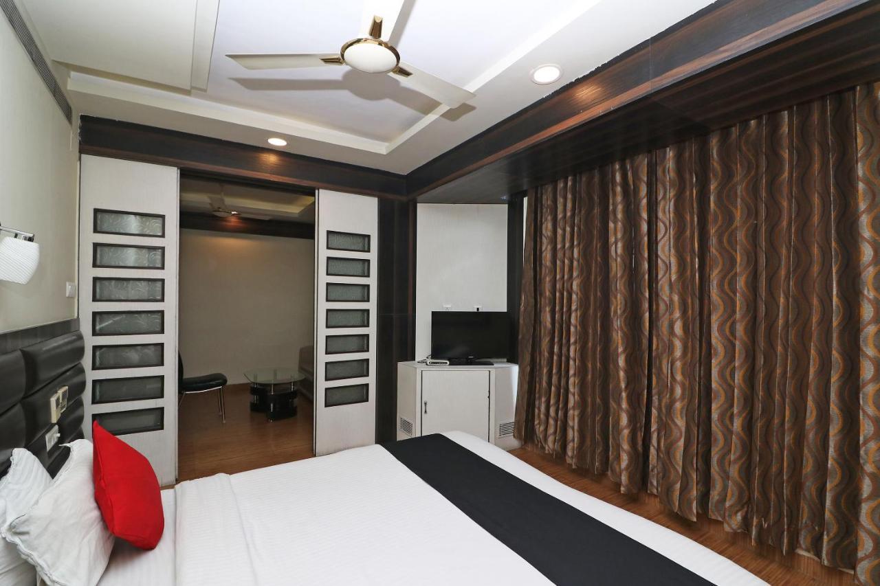 แฟ็บโฮเต็ล เอมเมอรัลด์ Hotel โกลกาตา ภายนอก รูปภาพ